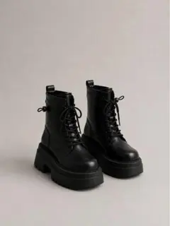 ZARA ボリュームレースアップブーツ 42 - メルカリ