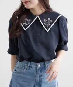 刺繍付きネイビーシャツ 半袖
