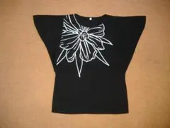 Ｔシャツ◎フレア袖◎白カトレア柄◎黒◎Ｌサイズ