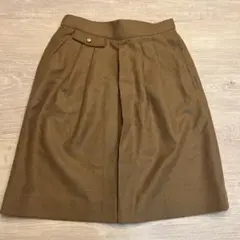 【未使用・しつけ糸付】バーバリー　スカート　茶/150