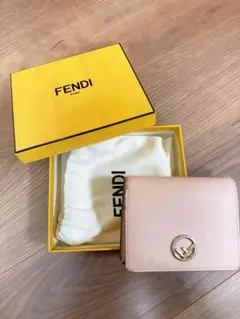 FENDI二つ折り財布（箱と布袋付き）