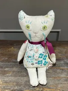 ミナペルホネン　猫　ぬいぐるみ パッチワーク　ハンドメイド ミナペルホネン 猫 ぬいぐるみ パッチワーク ハンドメイド - メルカリ
