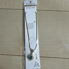 青いストーンのロングネックレス
