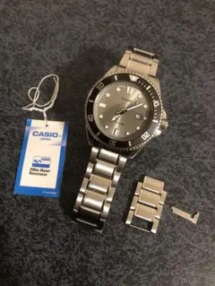 アナログ腕時計