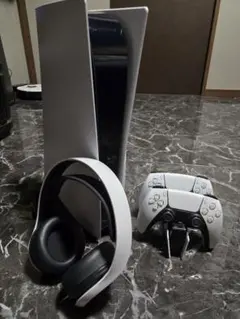 【こーきさん専用】PS5 本体 + コントローラー2つ+ ヘッドセット