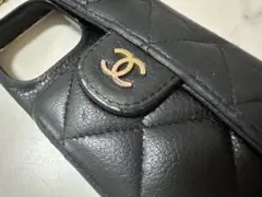 CHANEL ブラック スマホケース14proのサムネイル