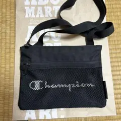 Champion ブラック ショルダーバッグ サコッシュ