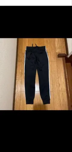 adidas ブラック カジュアルパンツ サイドストライプ