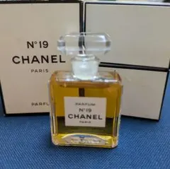 CHANEL シャネル No19 パルファム 香水 7ml フレグランスのサムネイル