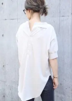 バックボタン T Deuxieme ClasseAMERICANA HENRYのサムネイル