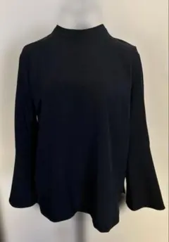 ギャレスト　黒カットソー