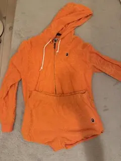 オレンジ フード付きセットアップ