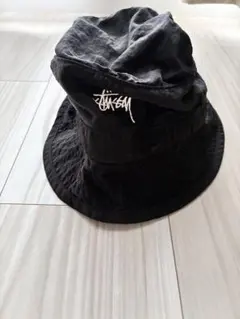 STUSSY ステューシー バケットハット ブラック ロゴ刺繍 ストリート