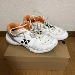 YONEX シューズ 65 ホワイト オレンジ　26cmのサムネイル