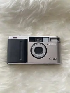 リコー Ricoh GR10 Ricoh GR10 Review - A Diamond Wrapped in Coal - By Edward Chang
