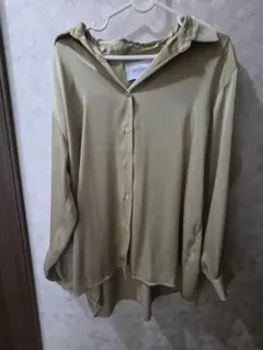 長袖シャツ プリーツデザイン