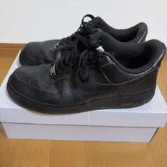 NIKE AIR FORCE 1 ブラック スニーカーのサムネイル