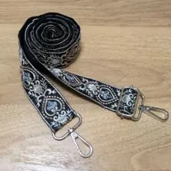インド刺繍リボン ハート　スマホショルダーストラップ　ブラック　ブルー　シルバー