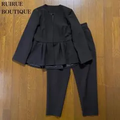 【RUIRUE BOUTIQUE】ノーカラーペプラムパンツスーツ Mサイズ 黒
