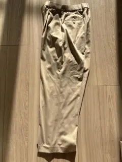 UNIQLO ベージュ タックワイドパンツ