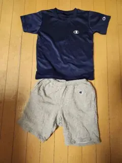 チャンピオン上下130　tシャツ　短ズボン