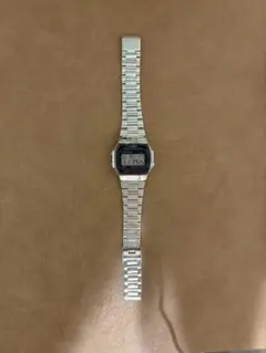 チープCASIO デジタル腕時計 シルバーカラー