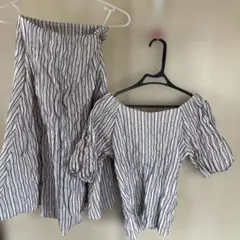 ストライプ柄オフショルダーセットアップ