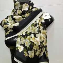 HANAE MORI ハナエモリ シルクスカーフ 花柄 ブラックのサムネイル