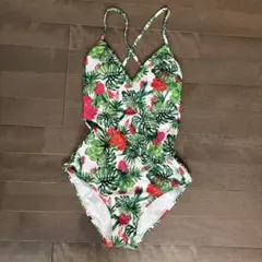 ユニクロ✖️プリンセスタムタム　フラワー柄　水着