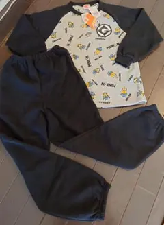 ミニオンズ パジャマ 130サイズ 新品未使用タグ付き お値下げ