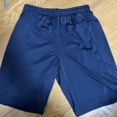 adidas 紺色ハーフパンツ 160cm