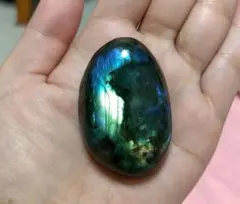 自然の美 ラブラドライト 807g 自然の美 ラブラドライト22.55ct - メルカリ