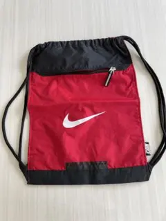 Nike ナップザック 赤黒 ロゴ付き