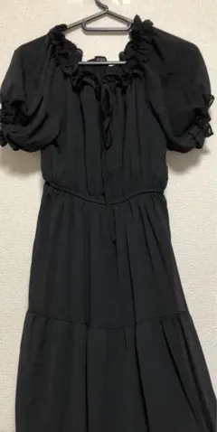 ネ*コ様 フリルネック パフスリーブ ワンピース ブラック