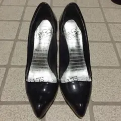 最終値下げ中　SLY パンプス　ハイヒール　エナメル黒のサムネイル