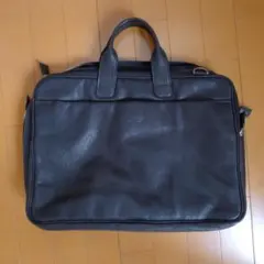 革製ビジネスバッグ(黒色)タイ王国の「GIAN FERRENTY」