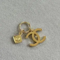 CHANEL シャネル ココマーク チャーム 2023ホリデーのサムネイル