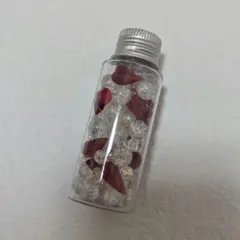 ビーズボトル　ガラスビーズ　雫型レッド