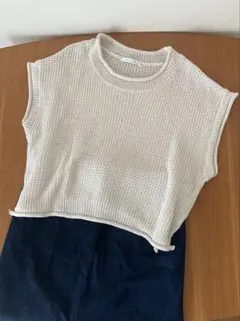 半袖ニット　オフホワイト色