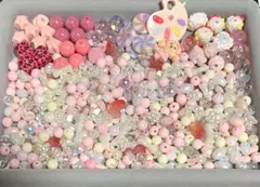 ビーズ 約300mピンク系⭐︎