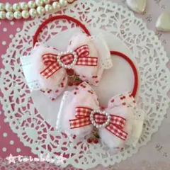 【ꫛᥱꪝ☆】ハンドメイド☆フェイクファーツインリボンヘアゴム(さくらんぼ)☆
