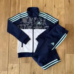 【adidas】フラワーパターン ジャージ