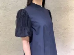 新品タグ付⭐️2025チュールスリーブシャツ（紺） エムプルミエ 