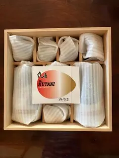 九谷焼　古九谷　赤絵金彩　瓔珞文　六角大徳利　一對　長壽箱付　G　R8975B 九谷焼 古九谷 赤絵金彩 瓔珞文 六角大徳利 一對 長壽箱付 G