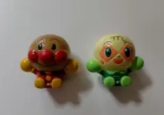 びっくらタマゴのお風呂に大集合！のアンパンマンとメロンパンナちゃん