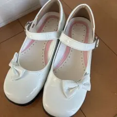 フォーマルシューズ　白　リボン　トップバリュ