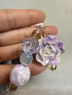 ハンドメイドキーホルダー　花モチーフ