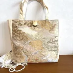 No.97 帯リメイクバック　クリーム色和風デザイン 柄のトートバッグ