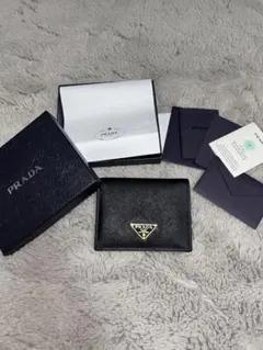 PRADA サフィアーノレザー 三角ロゴ　二つ折り財布 ブラック