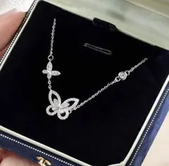 蝶モチーフ ネックレス シルバー